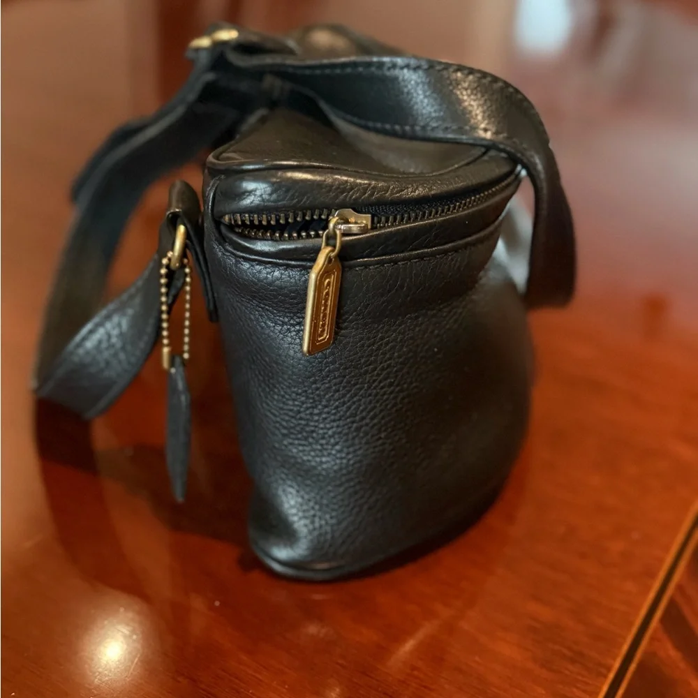 Stunning EUC vintage Coach black pebbled leather Sonoma Fishing Creel crossbody